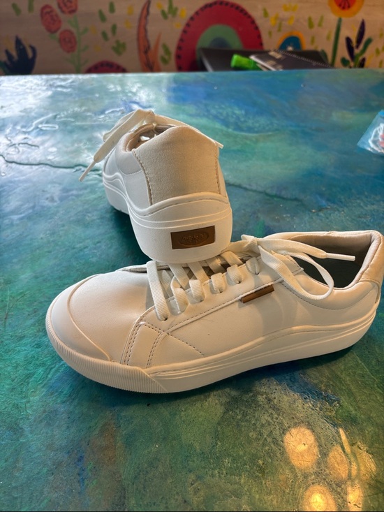 Dr. Scholl's Shoes - Dr. Scholl's Women's White Low-Top Sneakers